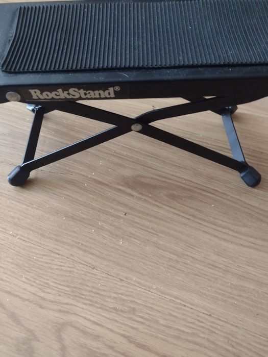 Podnózek dla gitarzysty