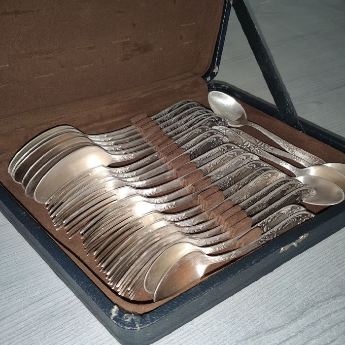 Набор столовых мельхиоровых приборов ЗіШ 24 предмета