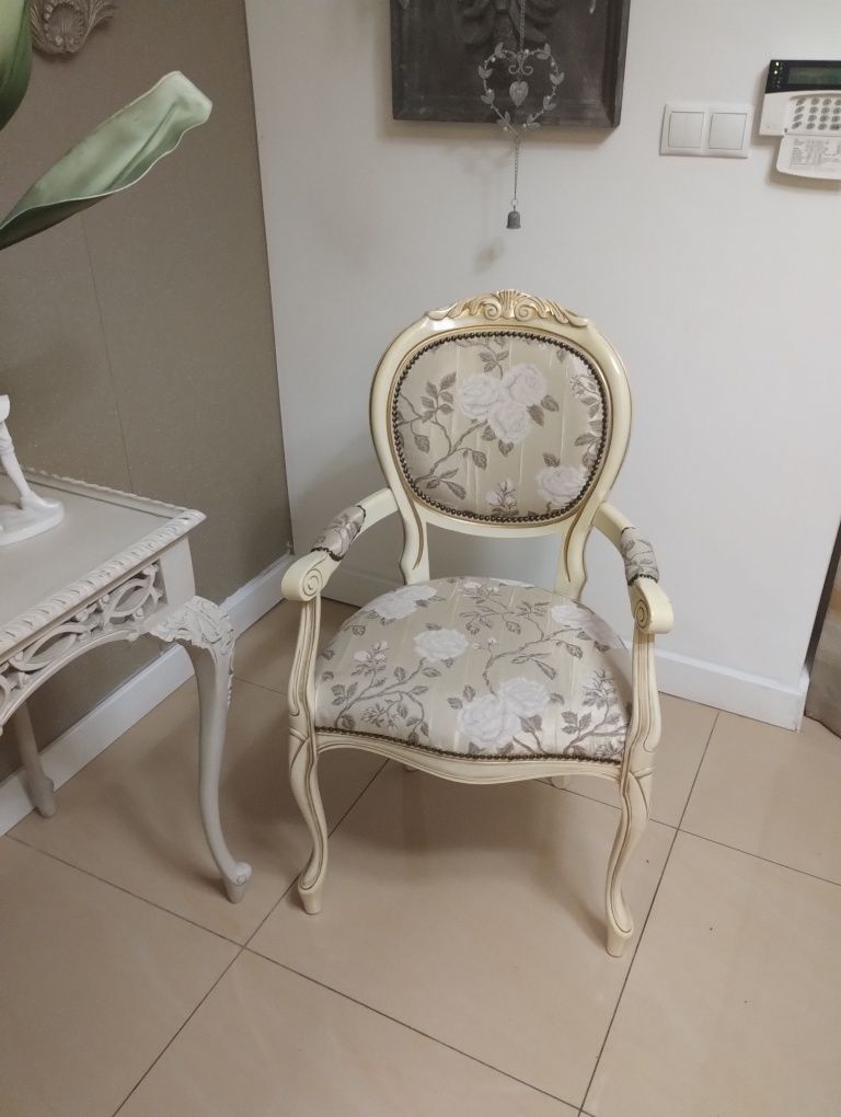 Krzesło stylowe tapocerowane
