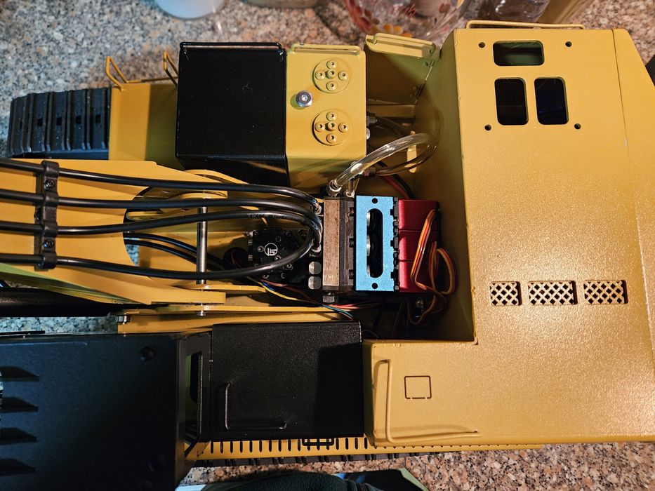 Giratória Hidráulica 390F escala 1/14 modelismo