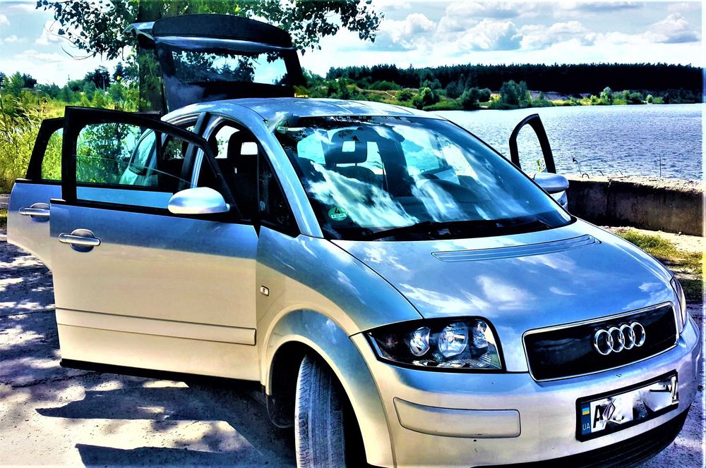 Автомобиль AUDI A2