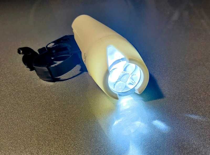 Lampa lampka przednia rowerowa Kross LED kompletna
