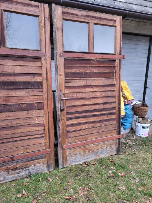 Drzwi drewniane garażowe