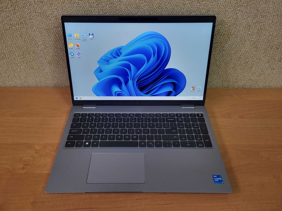 Ноутбук Dell Latitude 5520 15.6 FHD IPS i5-1145G7/16GB/SSD 1TB/Iris XE