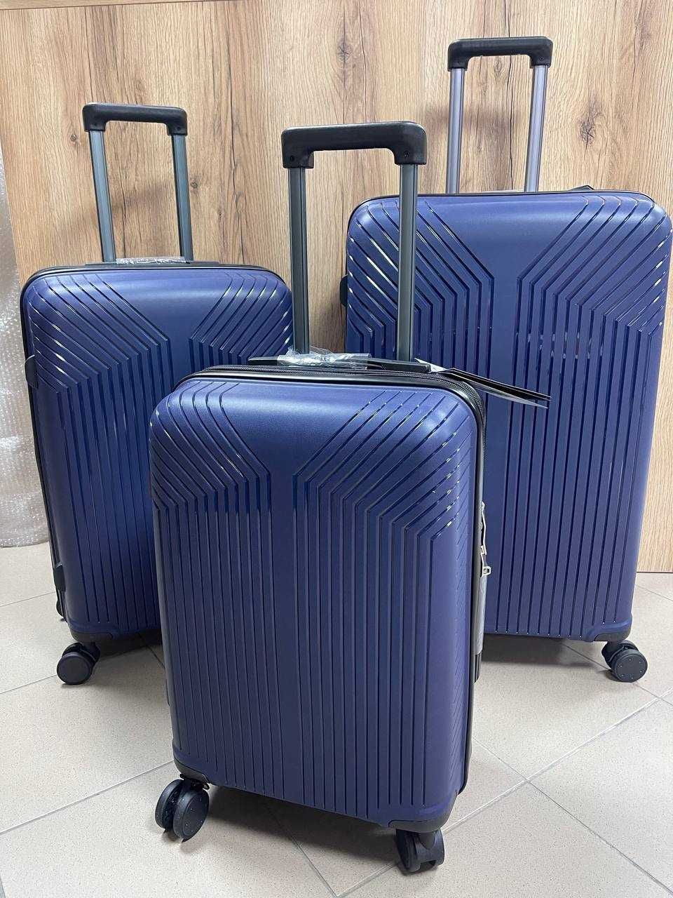 Валізи,чемодани на колесах міцні протиударний поліпропілен