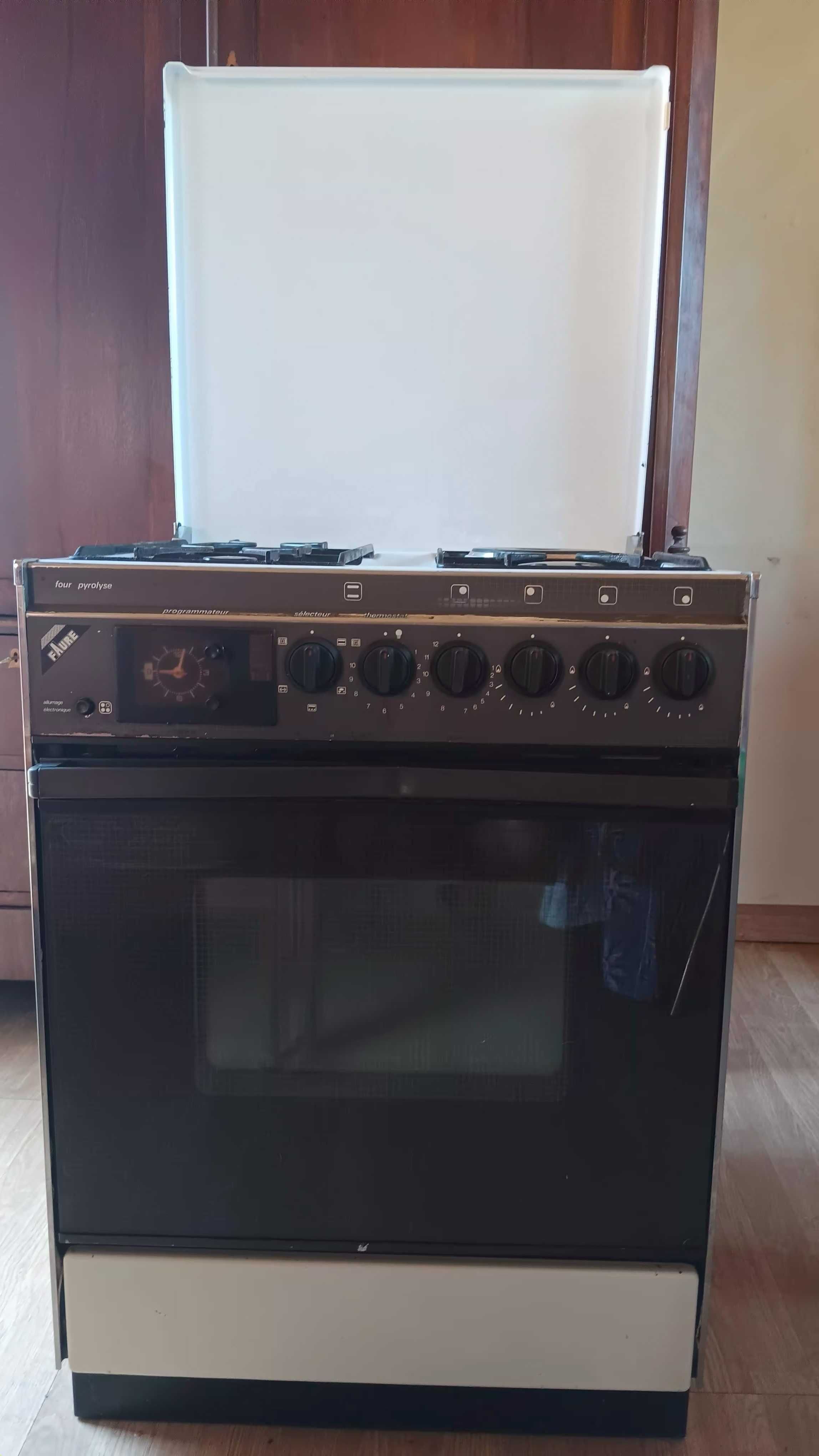 Fogão a gaz e eletrico