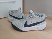 NIKE HUSTLE w rozmiarze 37.5