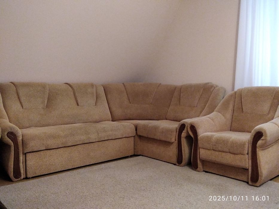 Терміново продам кутовий диван та крісло