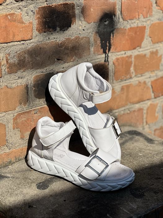 Білі жіночі  босоніжки 36 розмір