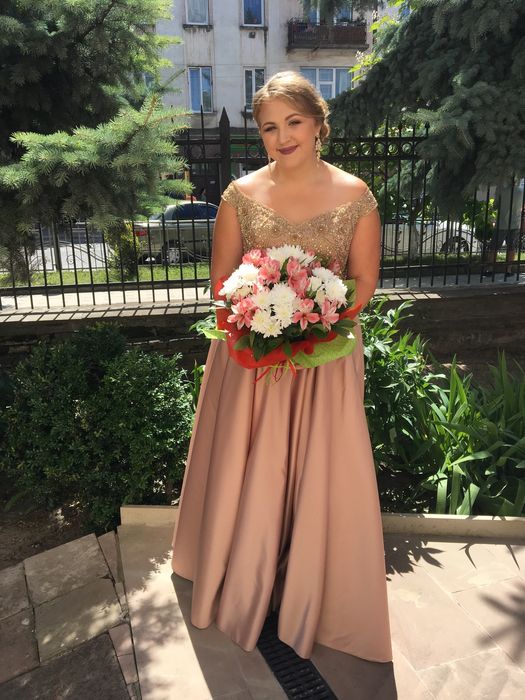 Випускне розкішне плаття