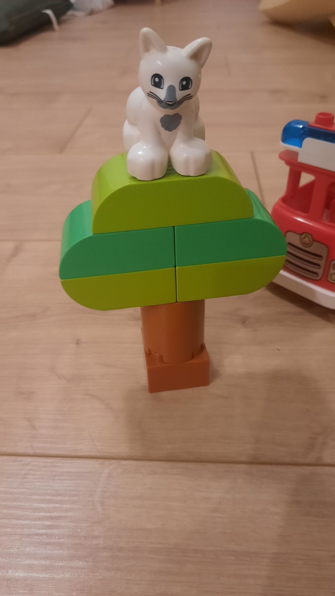 Lego duplo wóz strażacki