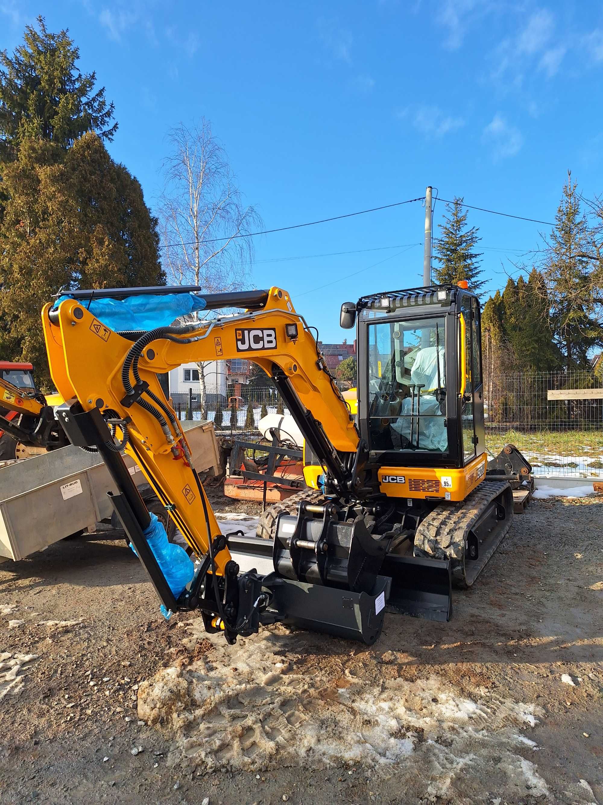 Roboty ziemne wykopy Giebułtów Kraków koparka 5T mini JCB 50Z-2