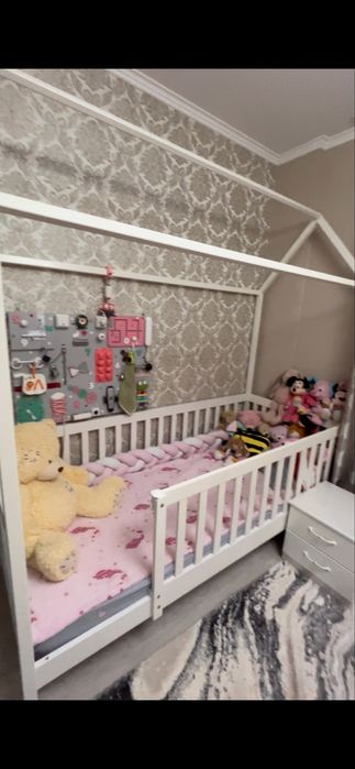 Кровать домик детская