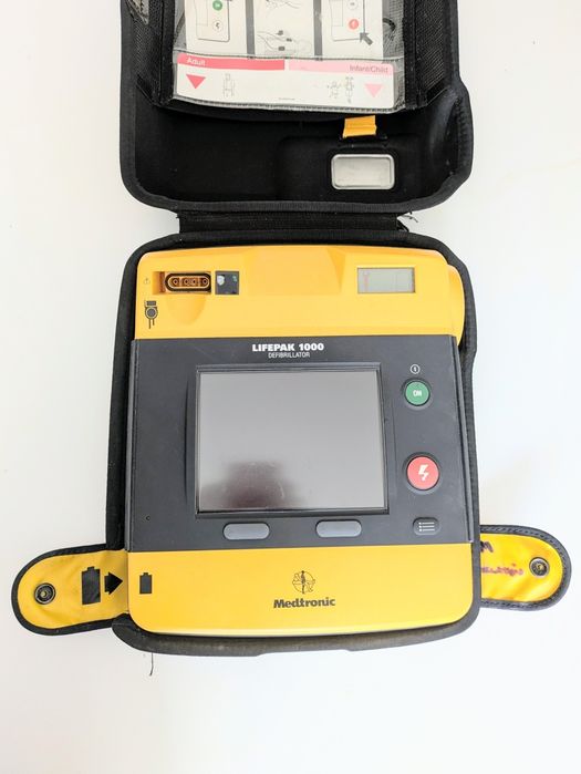 Defibrylator Medtronic LIFEPAK 1000 - bez bateri