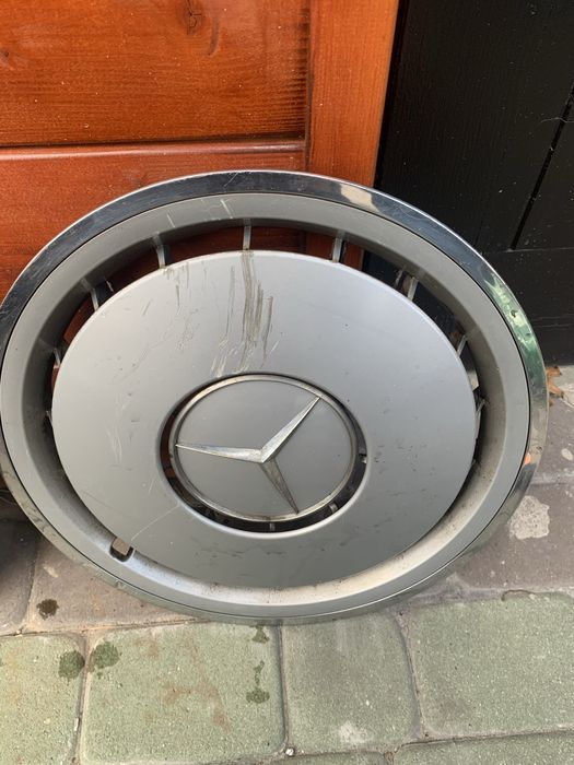 Cztery  kołpaki 15  Mercedes w124