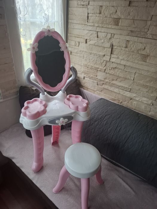 Toaletka dla dziewczynki