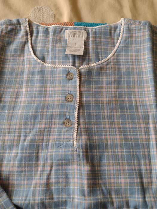 Camisa de noite em flanela.