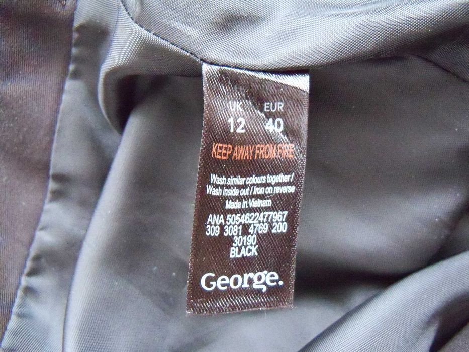 Czarna spódniczka George rozm. 40