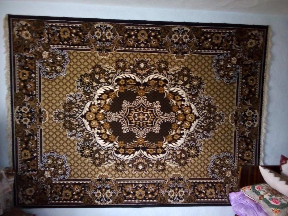 Килим на стіну або підлогу