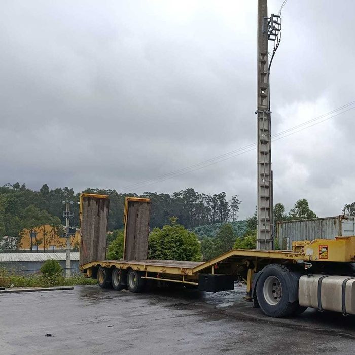 Semi-reboque: Porta-máquinas