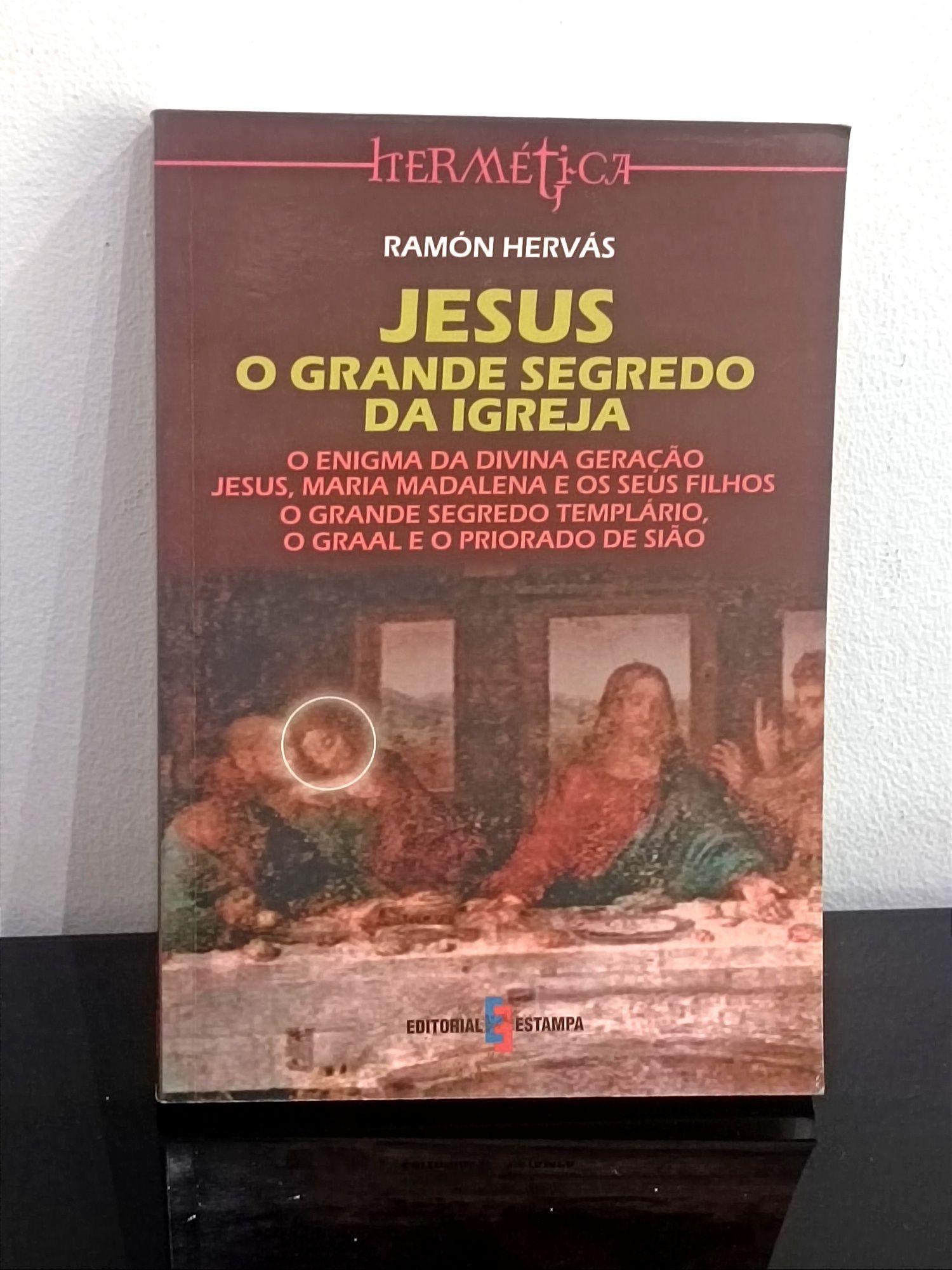 Livro sobre Jesus.