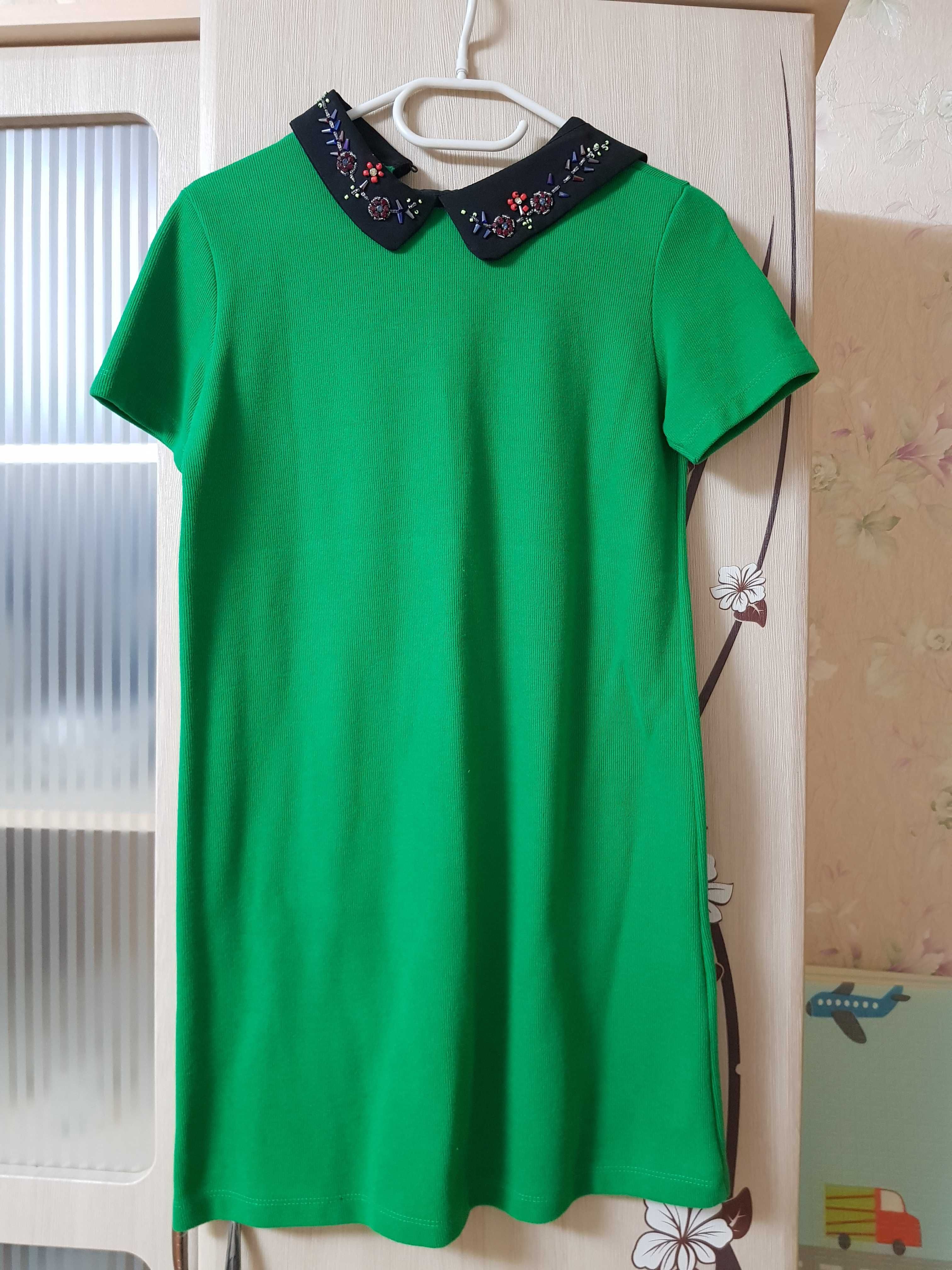 Платье короткое / очень красивое зеленое