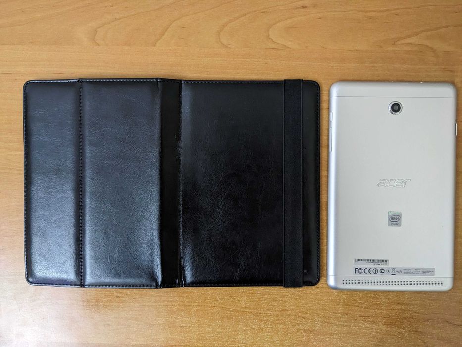 Планшет Acer Iconia Tab 8 A1-840FHD + кожаный чехол RIVACASE