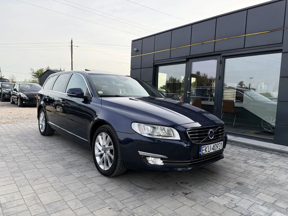 Volvo V70 2.0 D4 Kamera Ledy Szyberdach Pamięci Virtual DVD Elektryczna Klapa