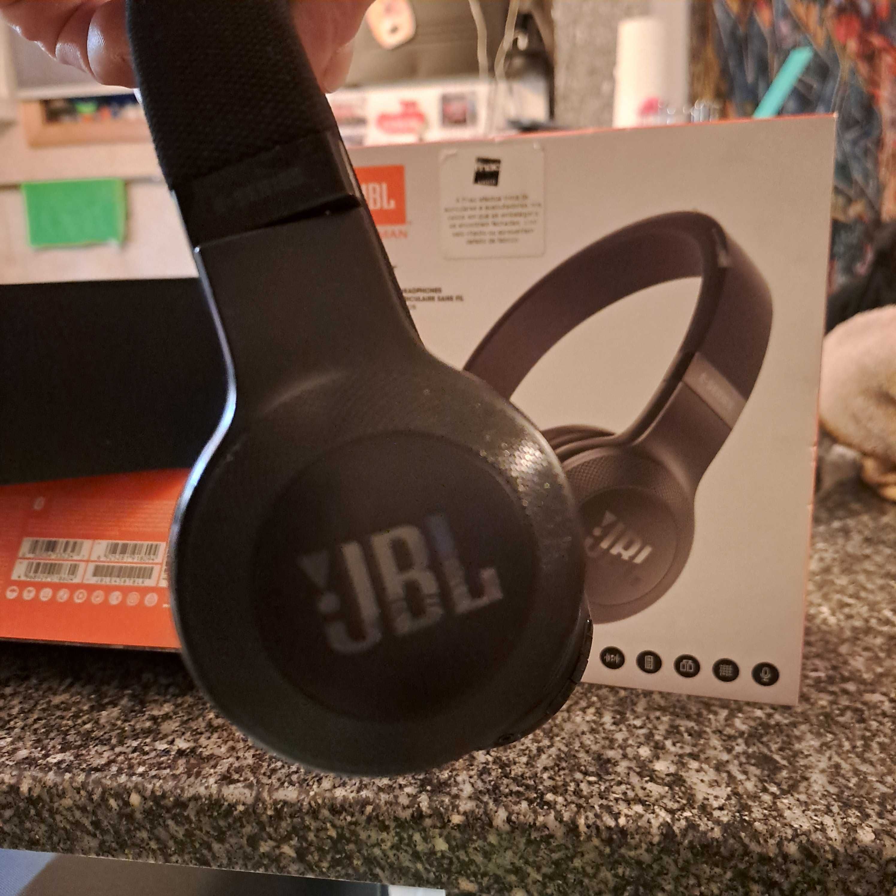 Fones JBL E45BT seminovos