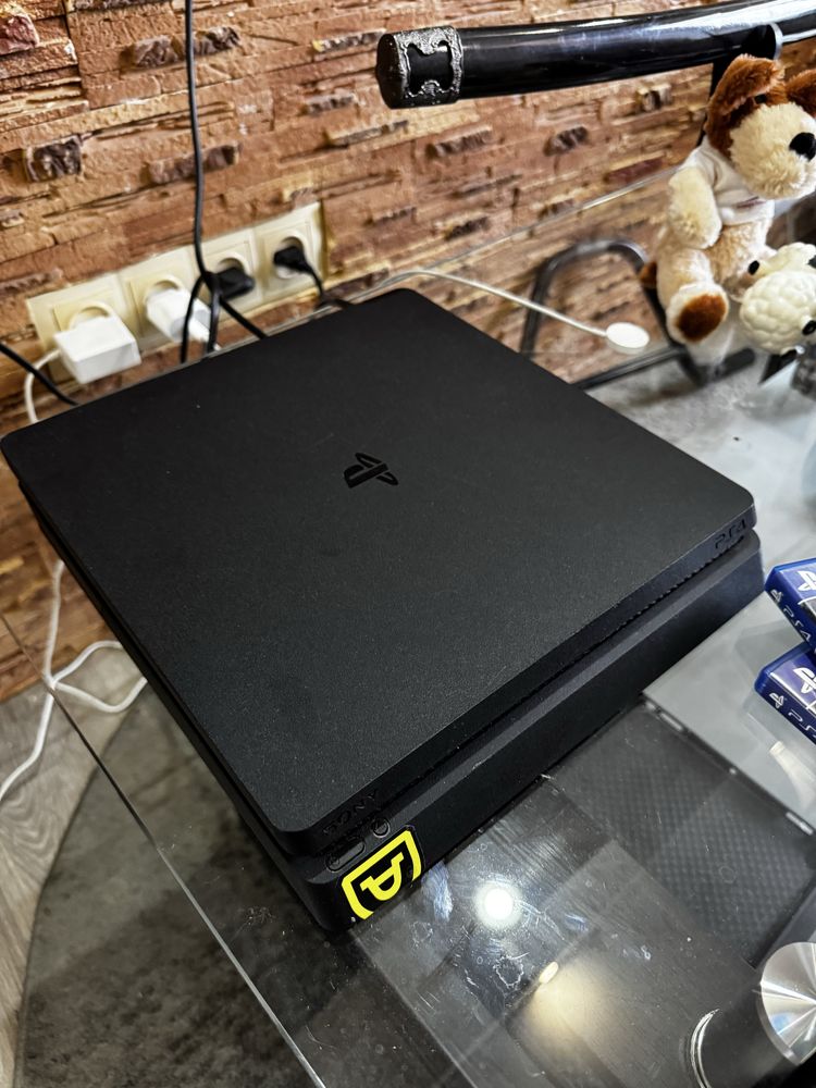 playstation 4 ps4 slim 1tb с 2 геймпадами + игры