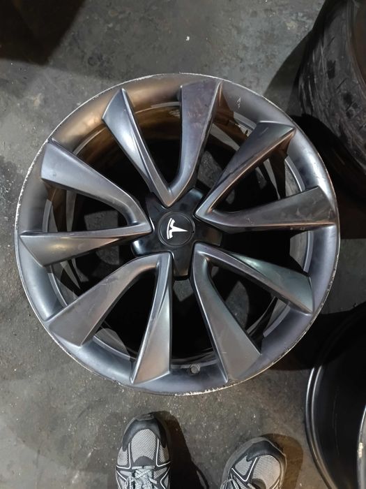 Диски на теслу модель 3/Y r20 5*114,3 оригінал,не варені не катані.