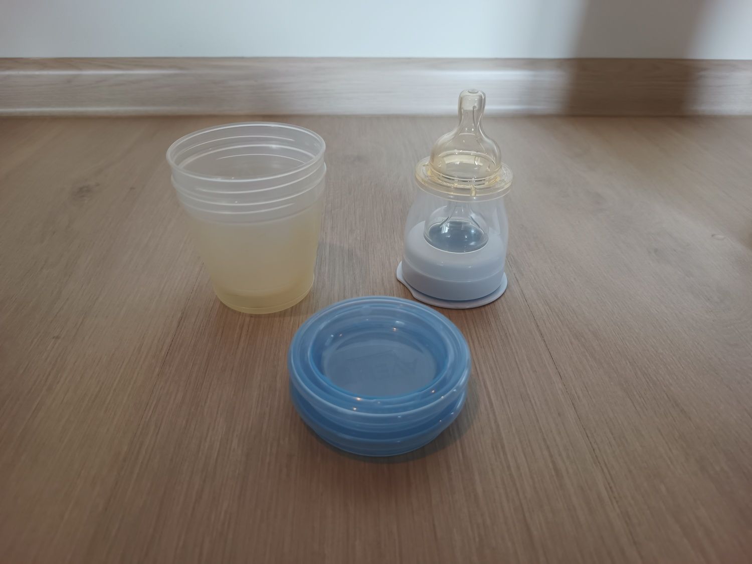 Laktator avent plus pojemniki