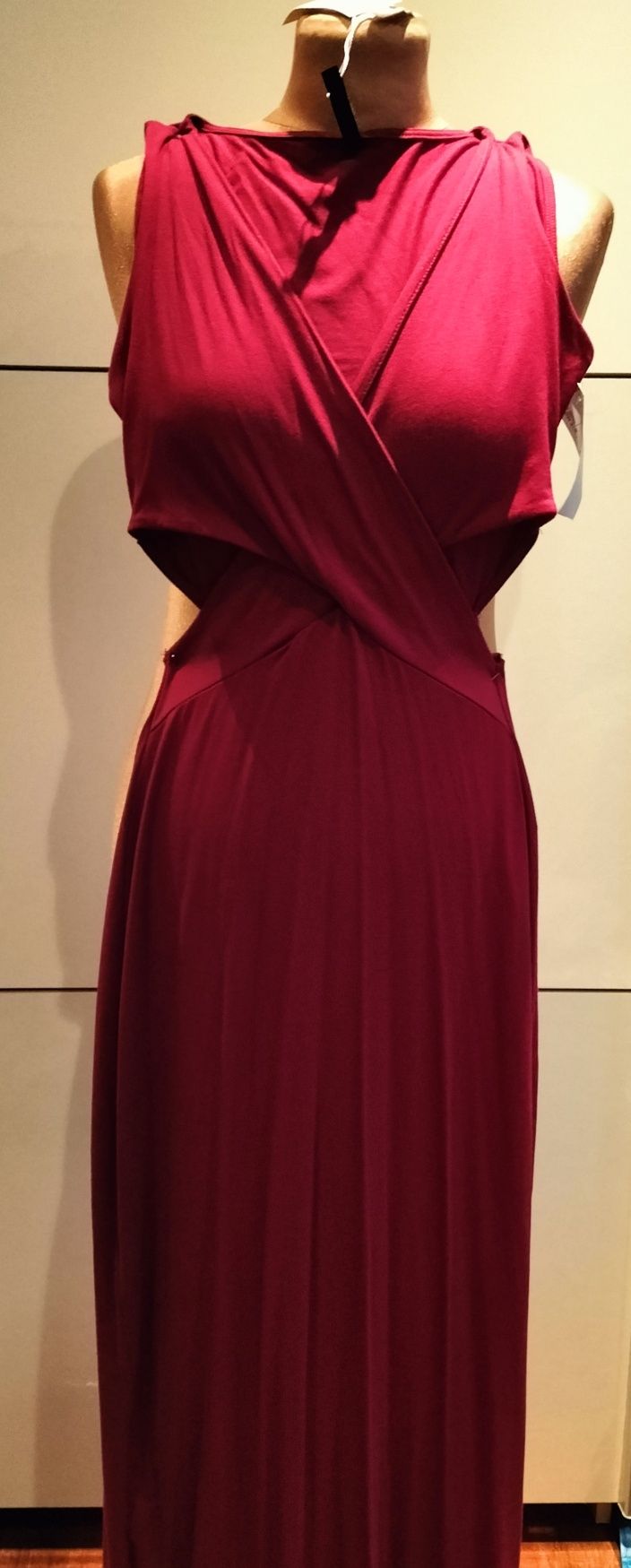 Taliowana piękna suknia długa z wycięciami w talii M