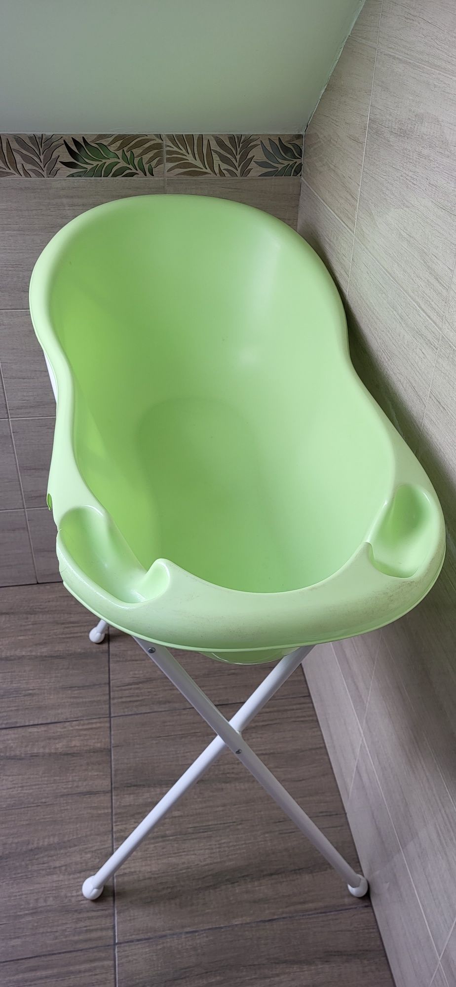 Stojak pod wanienkę dziecięcą