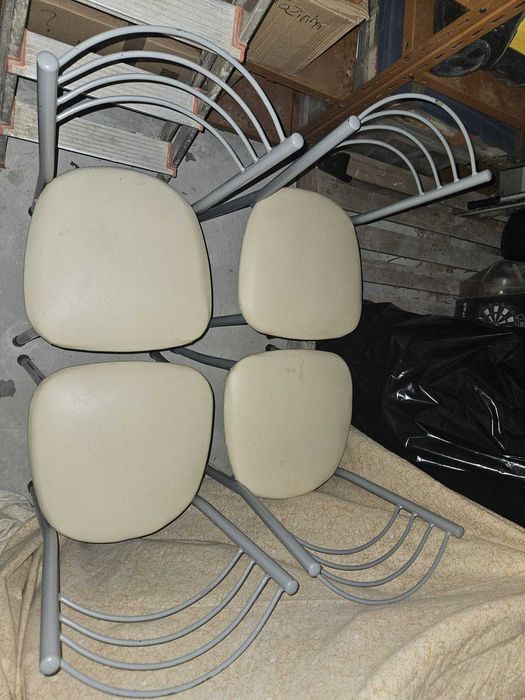 Mesa de cozinha e 4 cadeiras