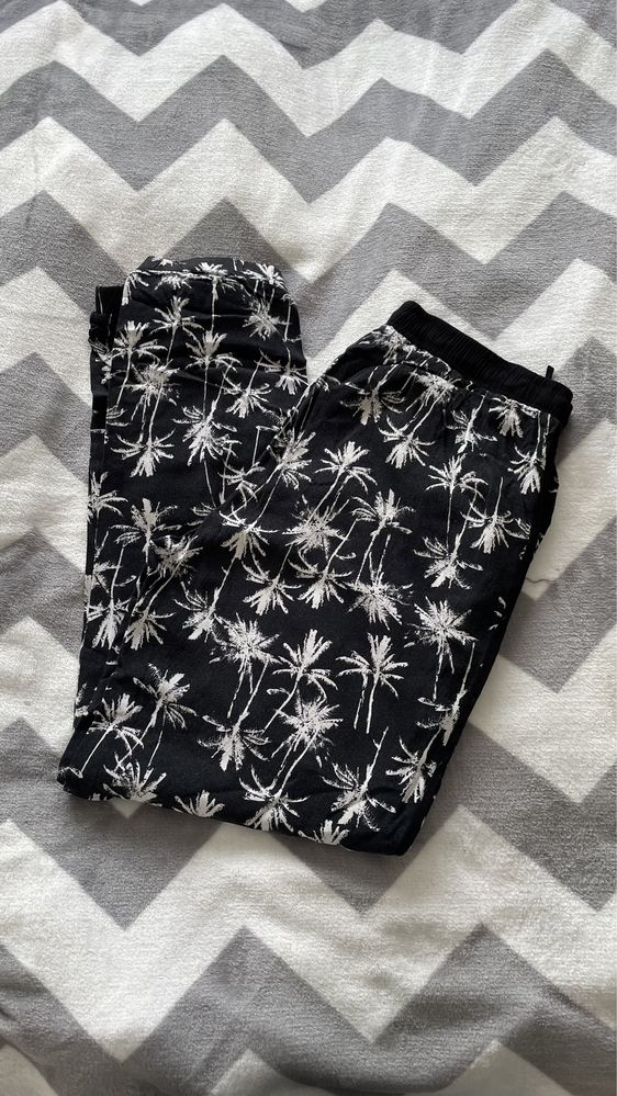 New look S/36 czarne spodnie palmy