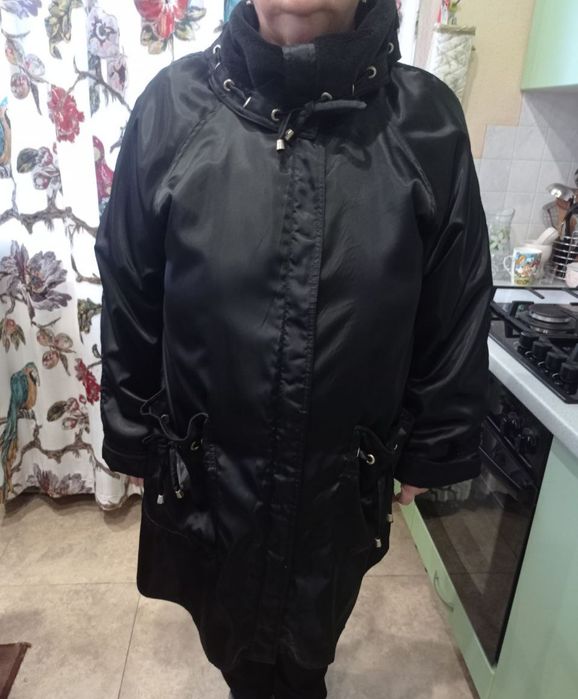 Зимова жіноча куртка