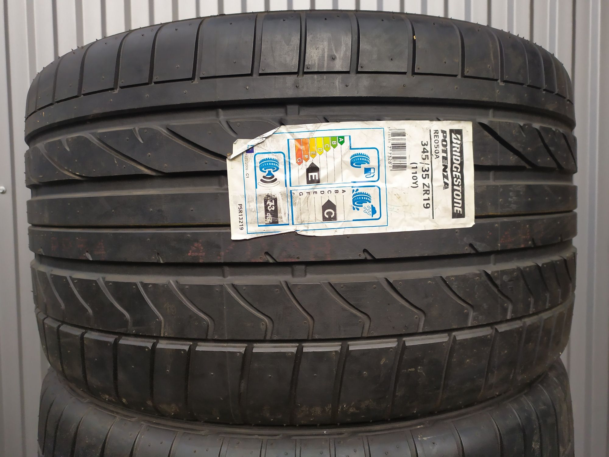 Opony Letnie 345/35R19 Bridgestone Potenza Re050A Para