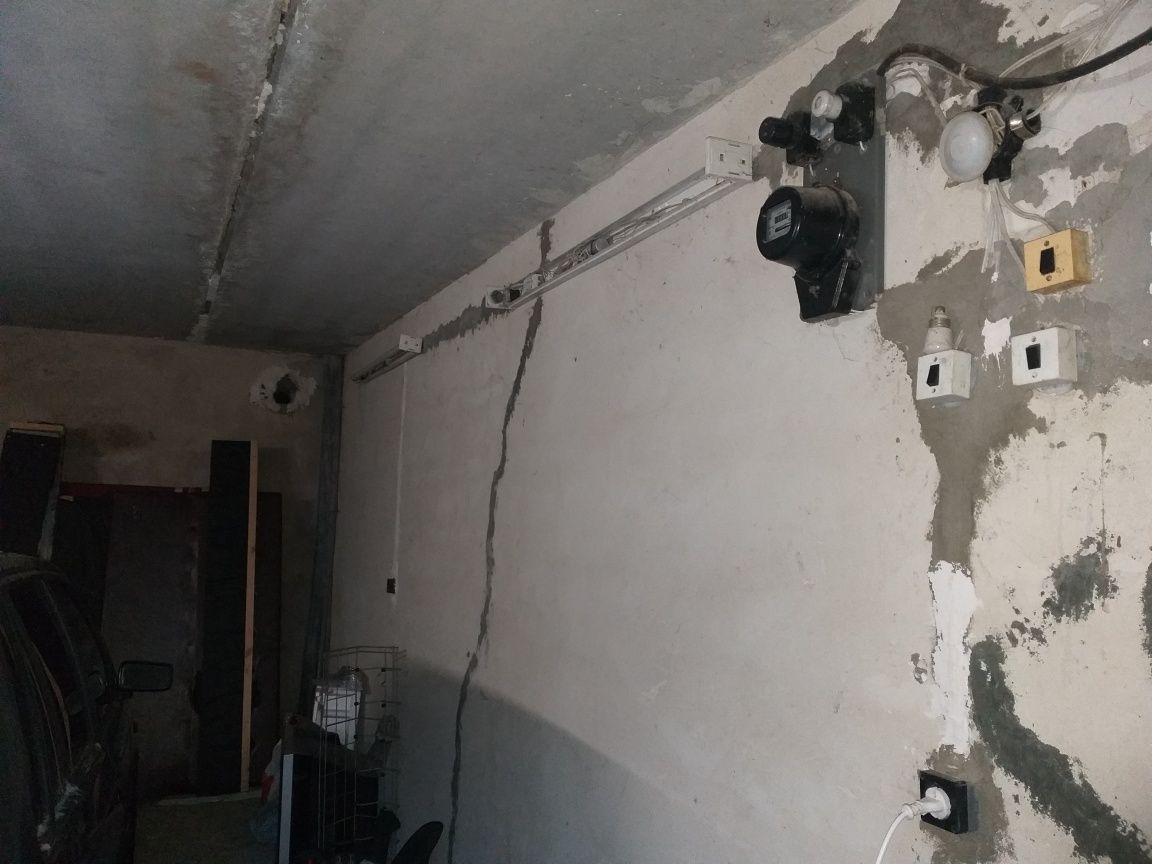 Гараж біля ККПК  6х4 ГК "Біохімік"  , тераса