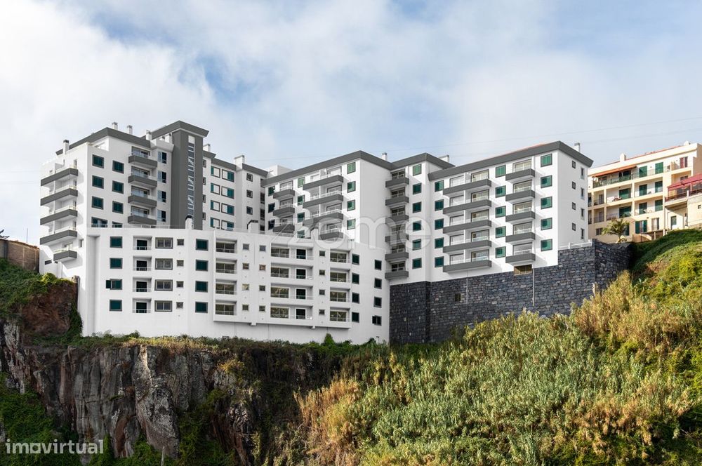 Apartamento T2 - "Empreendimento Girassol II" no Caniço, Santa Cruz