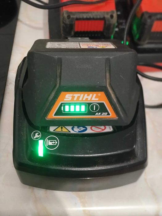 Corta Relva Sthil com Bateria e Carregador