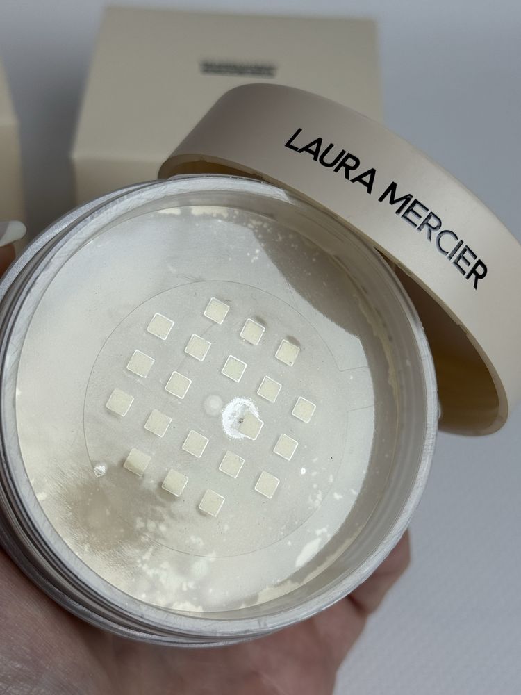 Пудра Laura Mercier ultra- blur 20 g