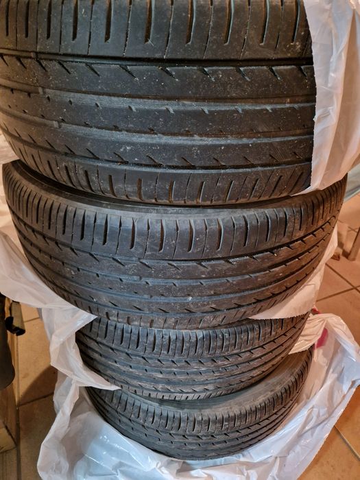 Opony letnie/zimowe Toyo 215/50/18 rok 2020