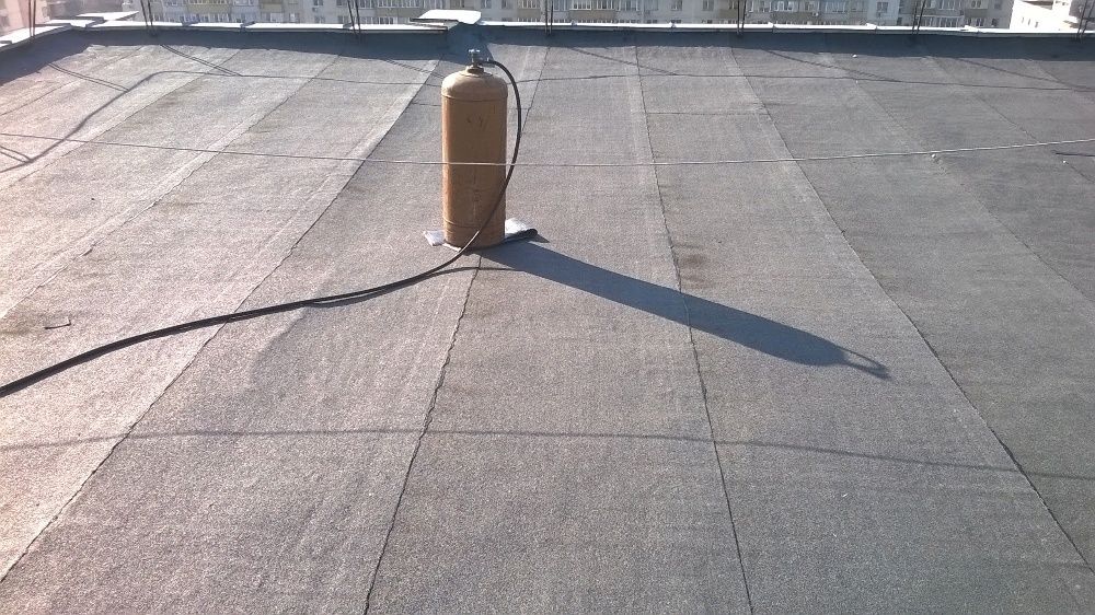 Гідроізоляція даху / Ремонт рубероїду — гаражі, балкони, склади