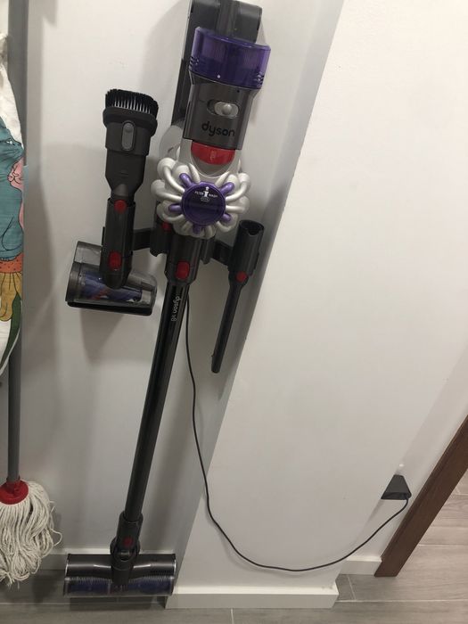 Dyson v8 com acessorios