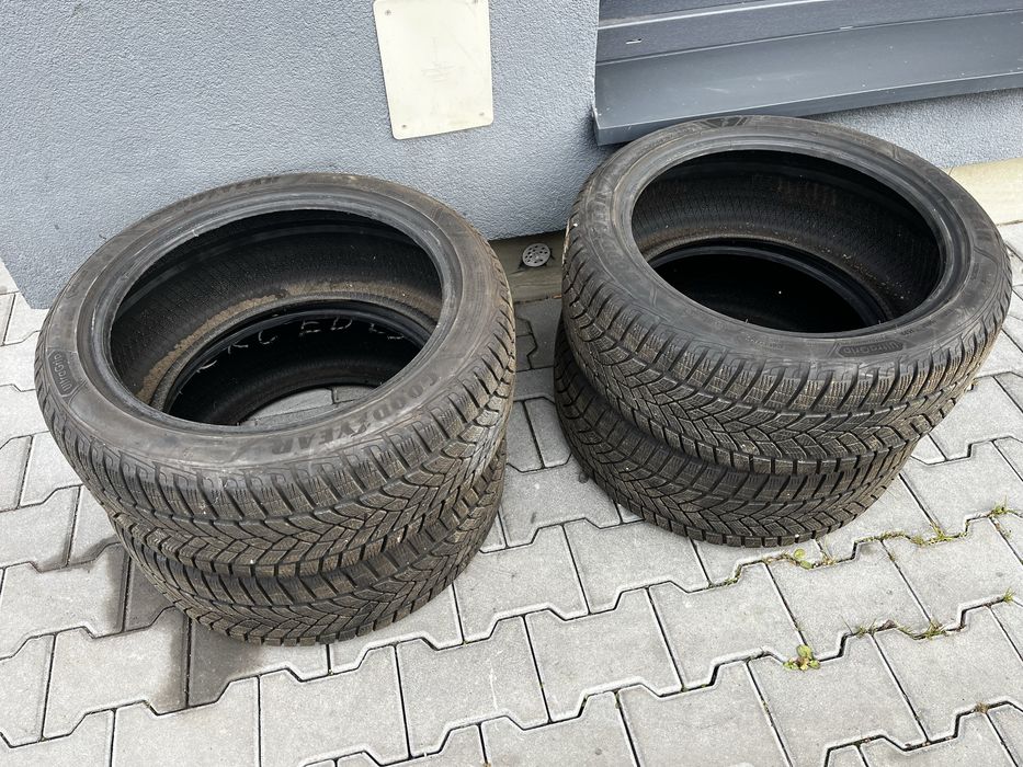Sprzedam opony zimowe Goodyear ultragreap 225/45/17