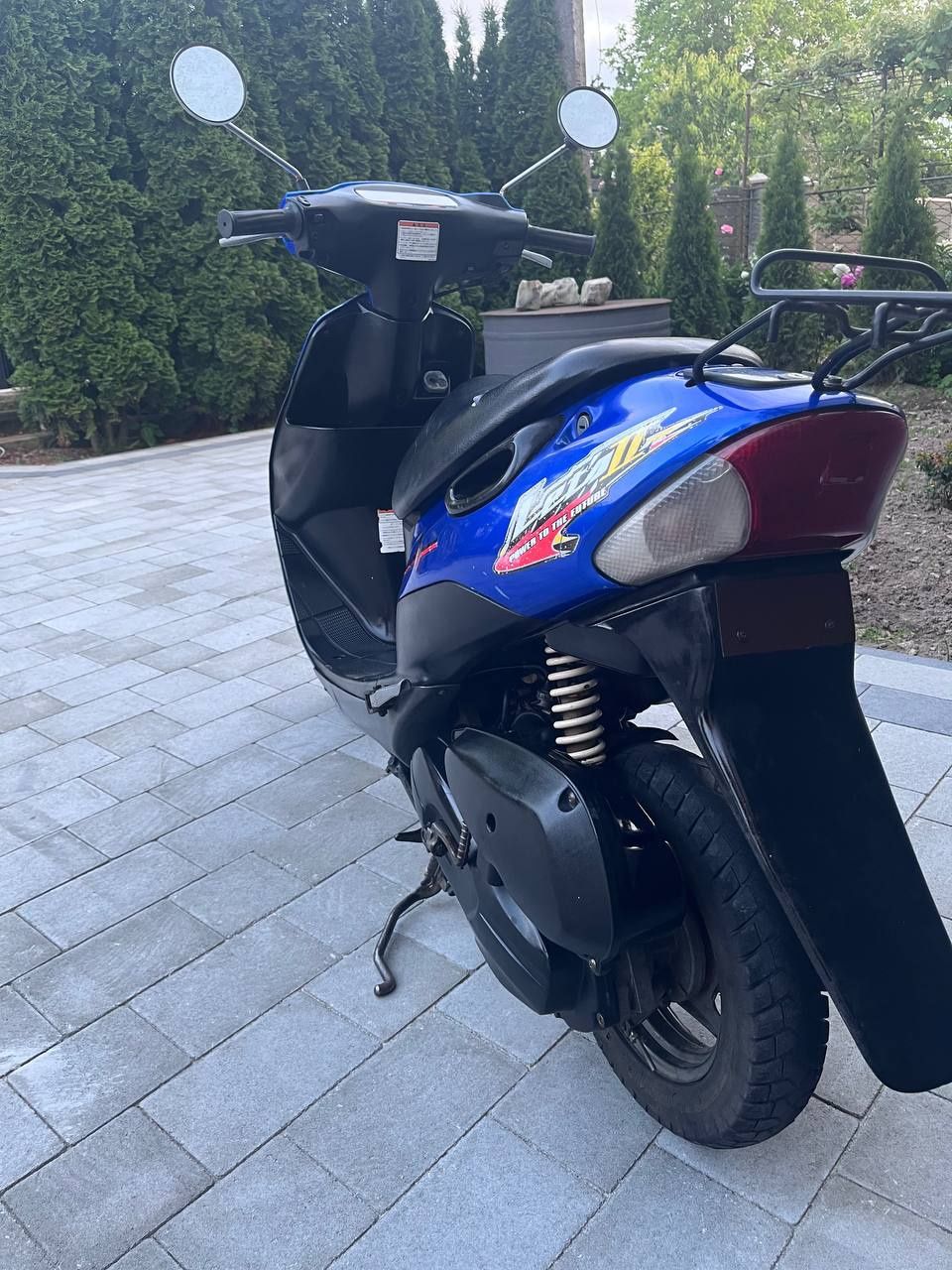 Скутер Suzuki lets 2 new