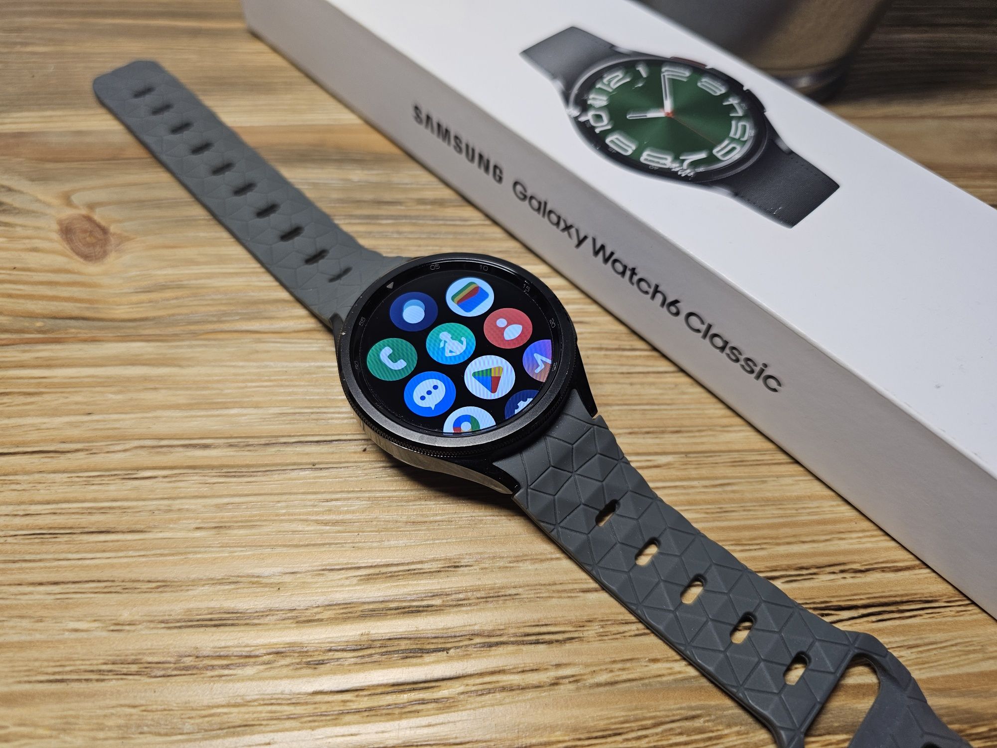 Smartwatch Samsung Galaxy watch 6 classic 47 LTE e SIM spory zestaw
