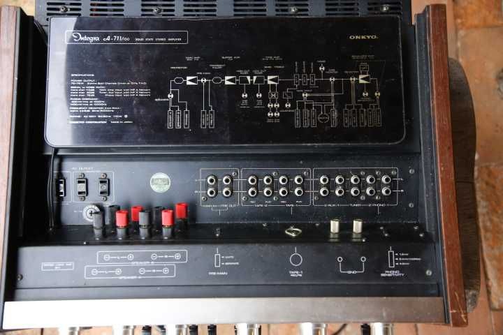 wzmacniacz Onkyo A711