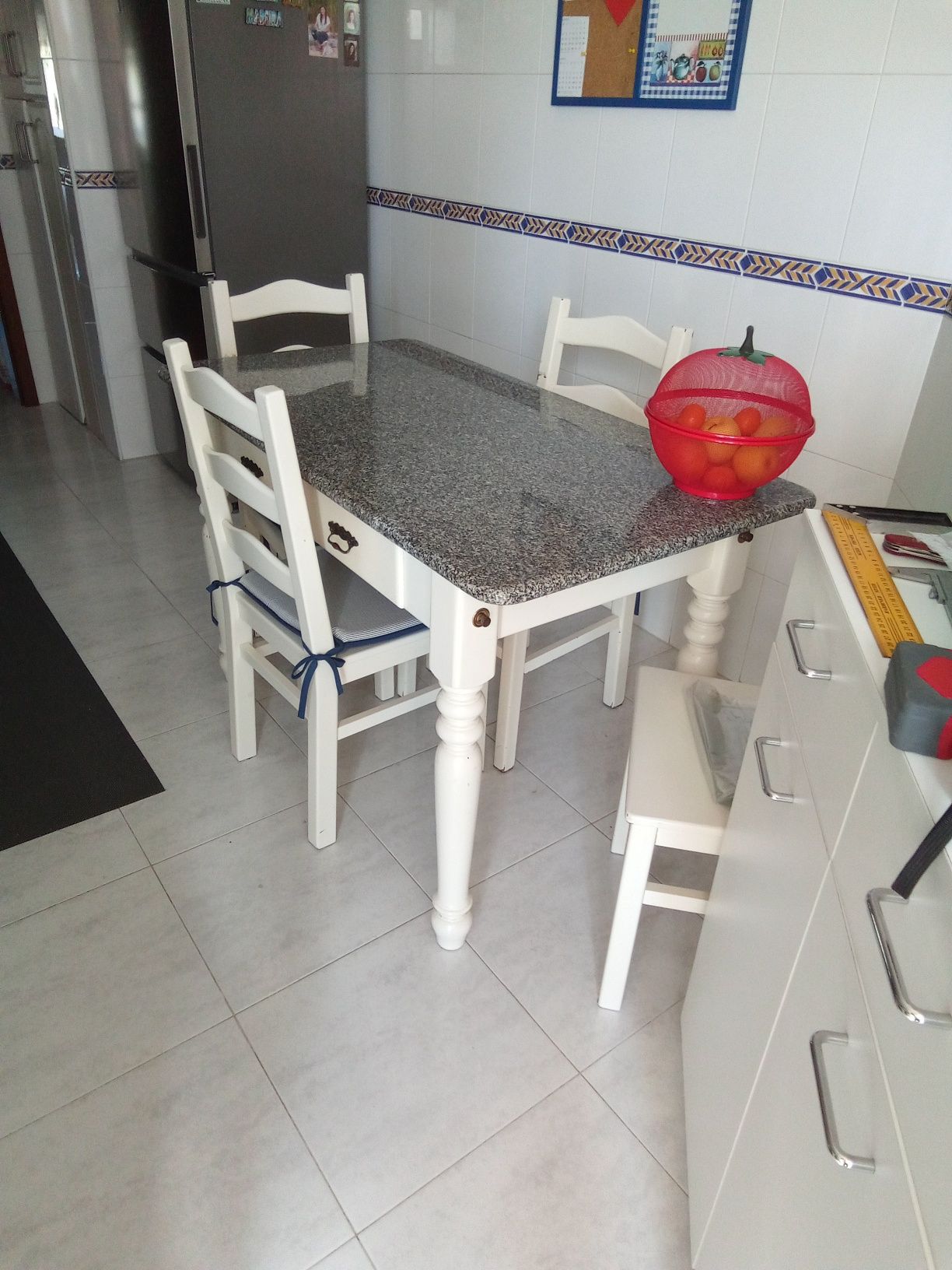 Mesa e cadeiras conjunto